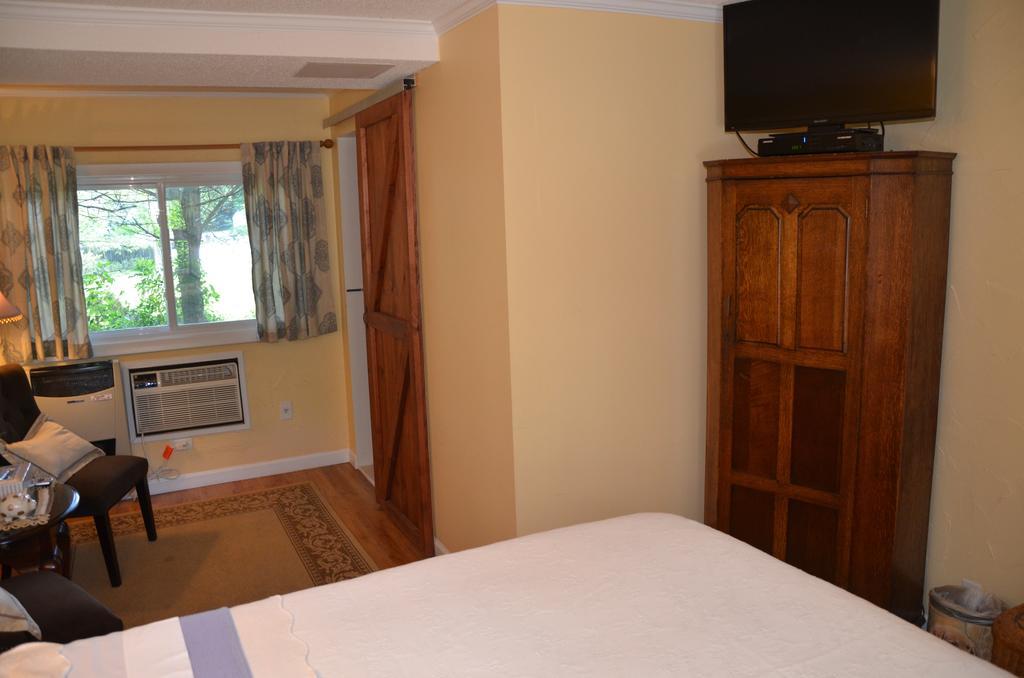 Cornwall Inn Room photo