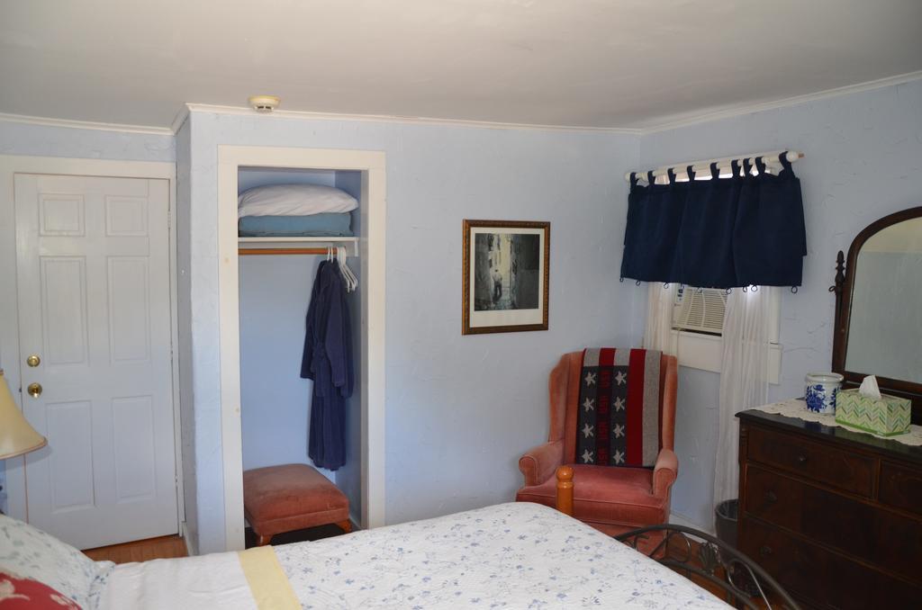 Cornwall Inn Room photo