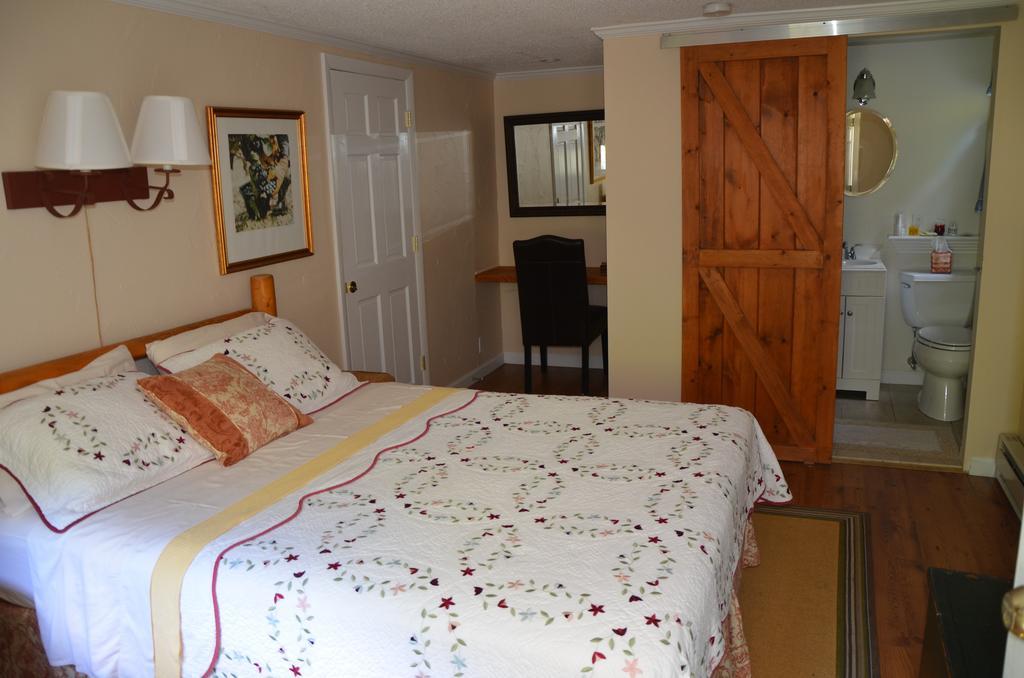 Cornwall Inn Room photo