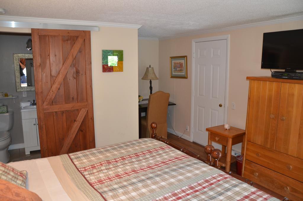 Cornwall Inn Room photo