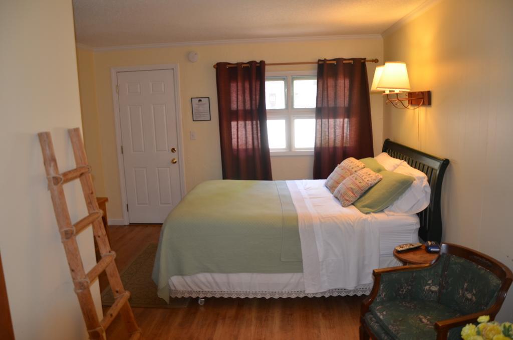 Cornwall Inn Room photo